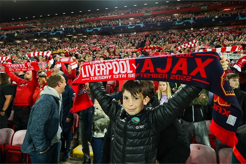 jonge-fan-liverpool-ajax-900.jpg